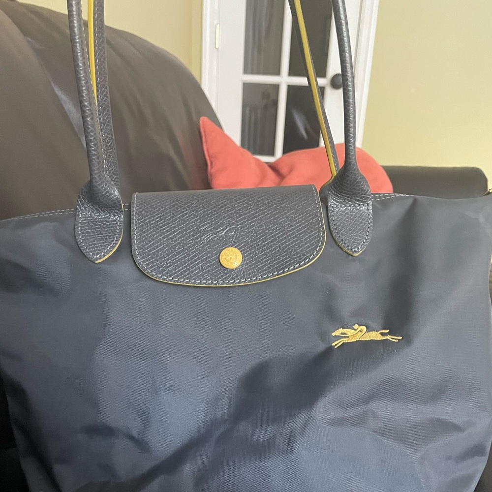 Longchamp gunmetal le pliage club medium top handle bag